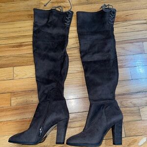 BRAND NEW VINCE CAMUTO OVER THE KNEE BOOTS